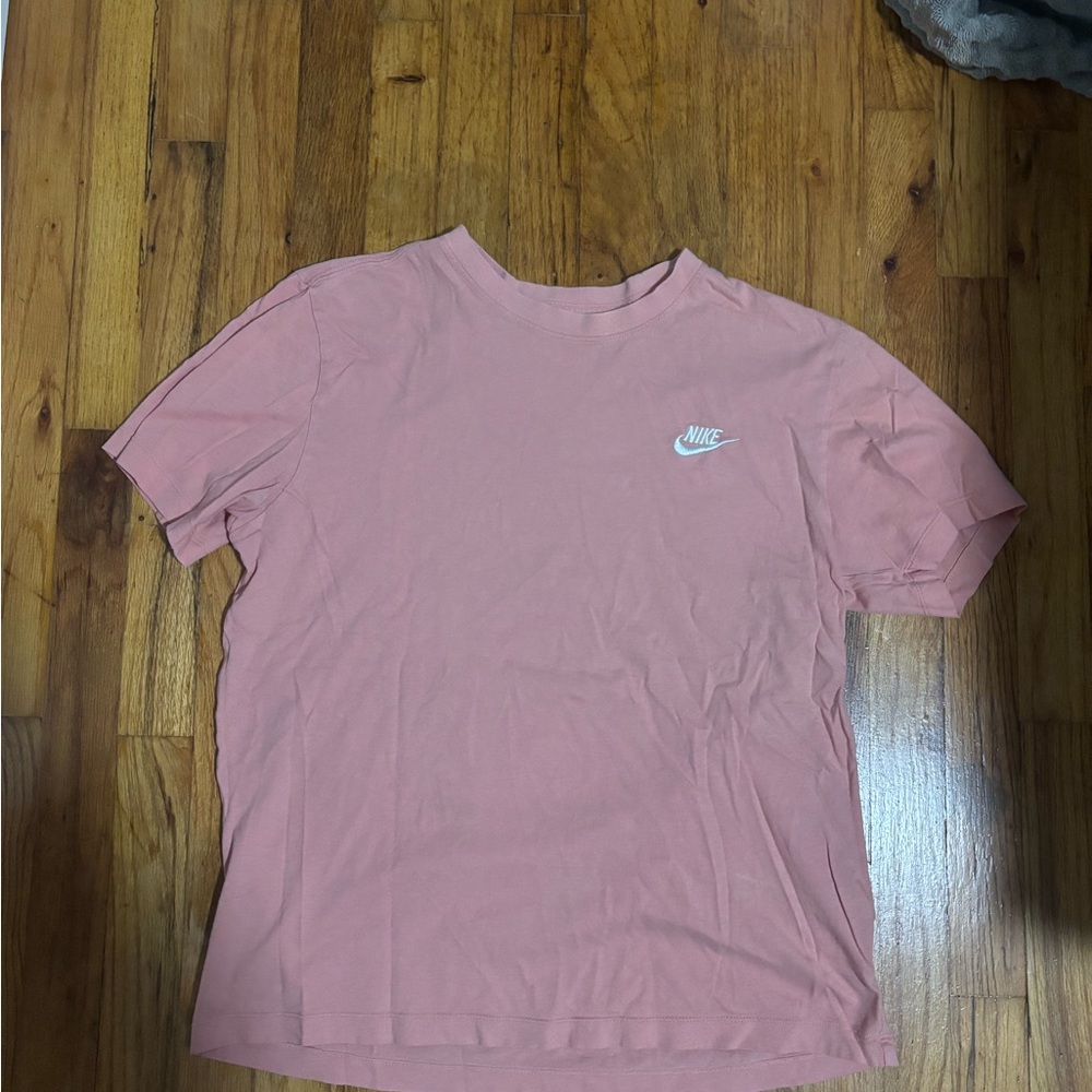 Nike Men's Short Sleeve Tee in Soft Pink
